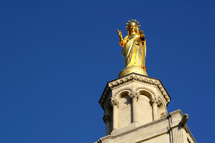 Photo de la statue de la cathédrale Notre-Dame des Doms à Avignon