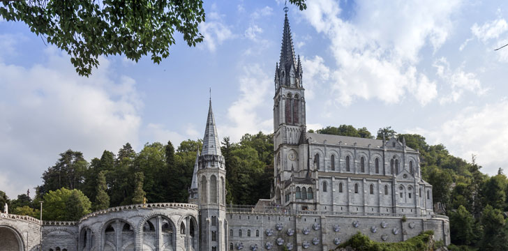 La Basilique de l'Immaculée Conception à Lourdes
