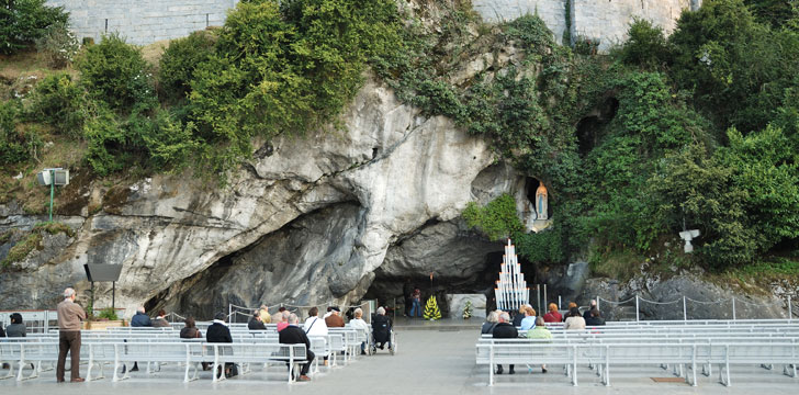 La grotte de Massabielle à Lourdes