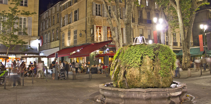Le Cours Mirabeau à Aix-en-Provence