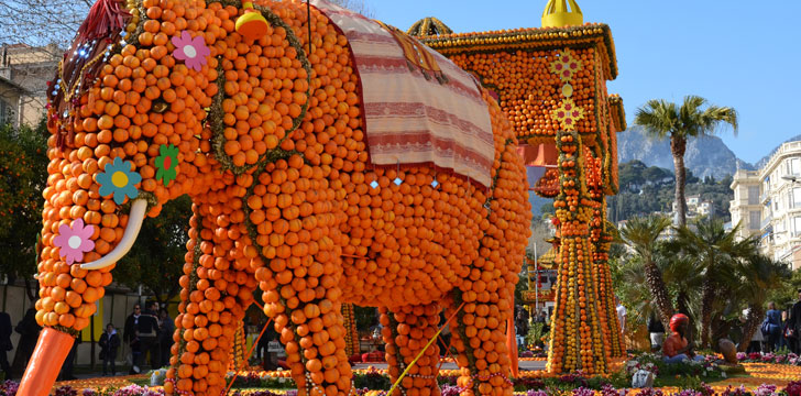 Les défilés de char lors de la fête du citron de Menton