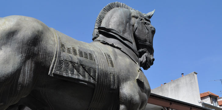 Une sculpture de cheval dans le musée Bourdelle à Paris