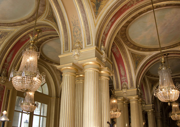 Photo prise de l'intérieur de l'Opéra de Bordeaux