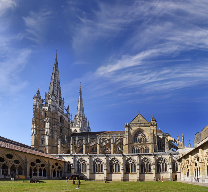 Photo du cloître de la cathédrale Sainte-Marie de Bayonne