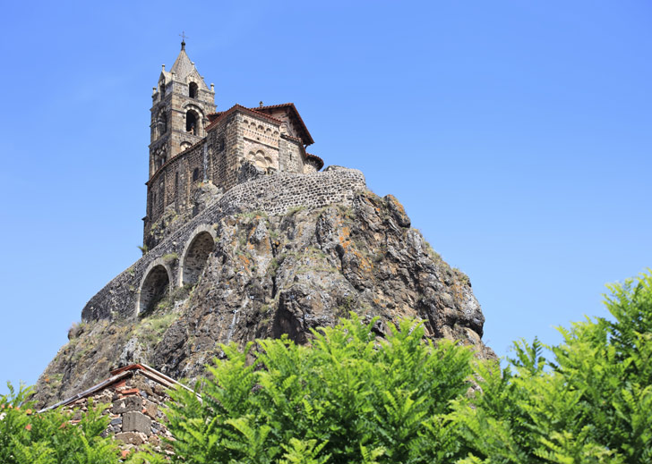 Le Rocher Saint-Michel d'Aiguilhe au Puy-en-Velay