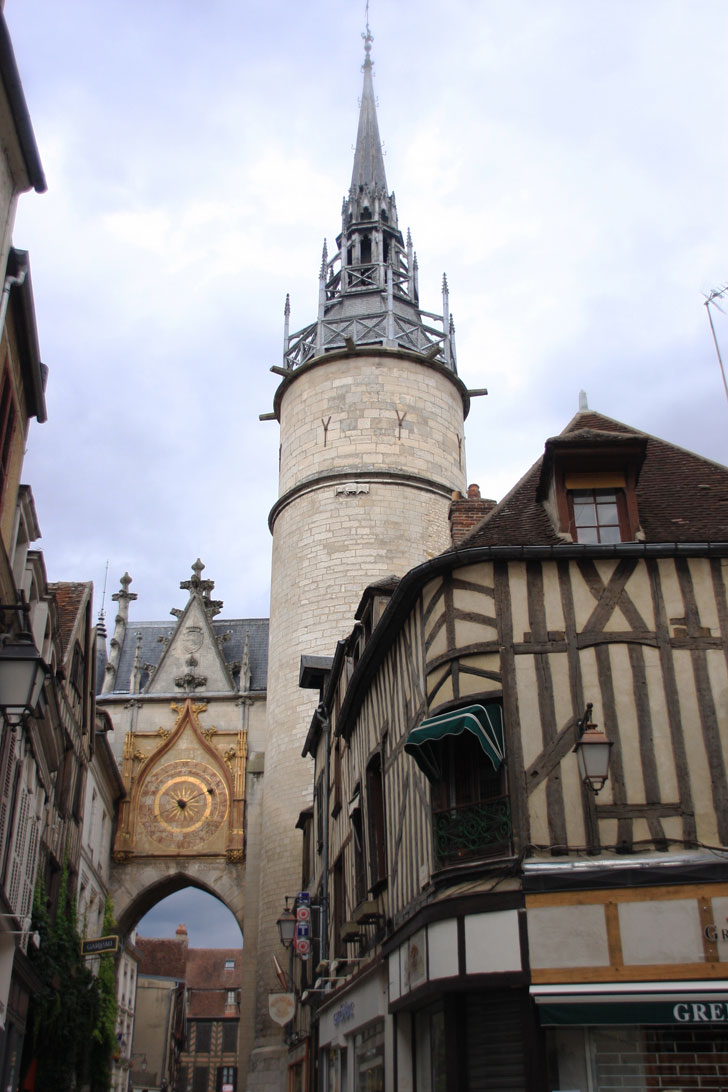 Photo de la Tour de l'Horloge à Auxerre
