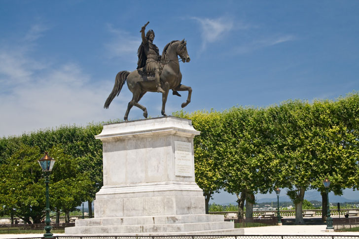 Photo de la statue équestre du roi Louis XIV à la promenade du Peyrou à Montpellier