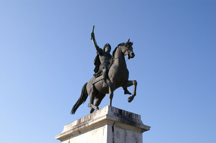 Photo de la statue du roi Louis XIV à l'esplanade du Peyrou à Montpellier