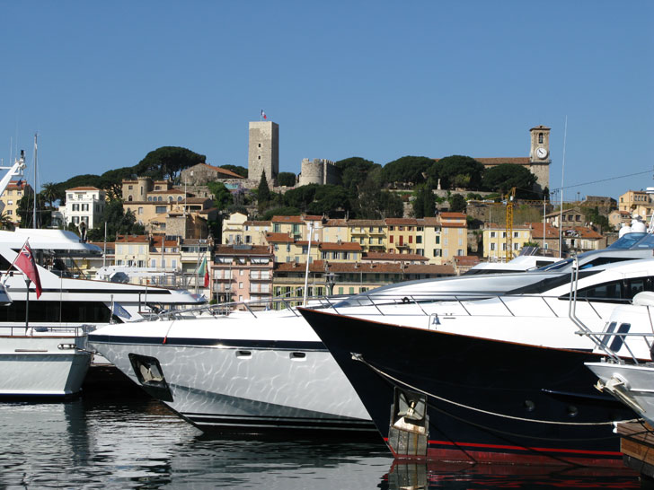 Photo de yacht au Vieux-Port de Cannes