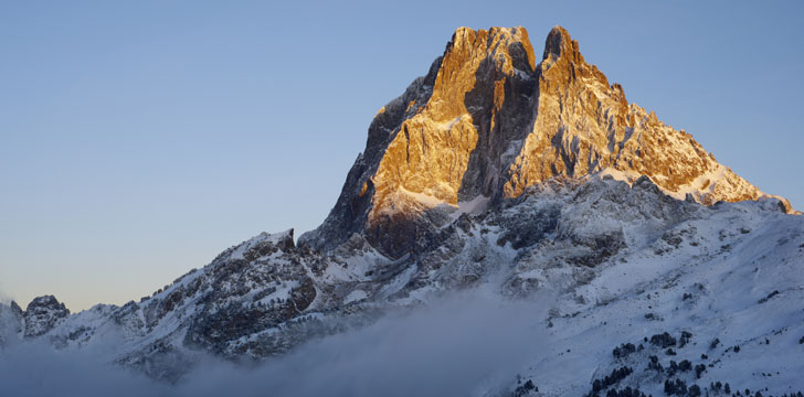 Le sommet du Pic du Midi d'Ossau dans le parc national des Pyrénées