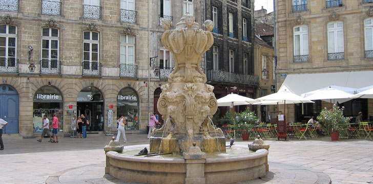 La place du Parlement à Bordeaux