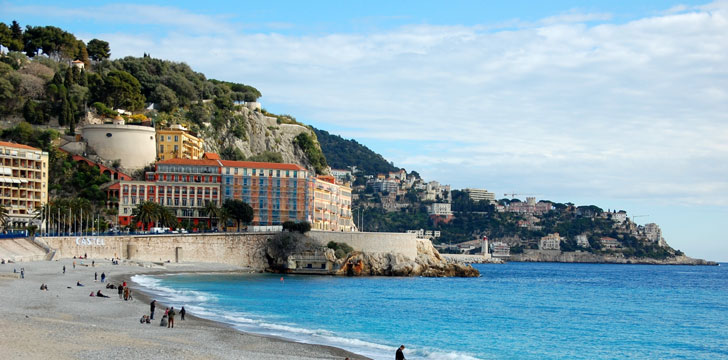 Vue sur la colline du Château à Nice