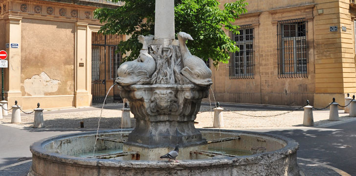 La place des Quatre Dauphins à Aix-en-Provence