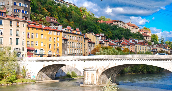 Un pont de la ville de Grenoble, Isère